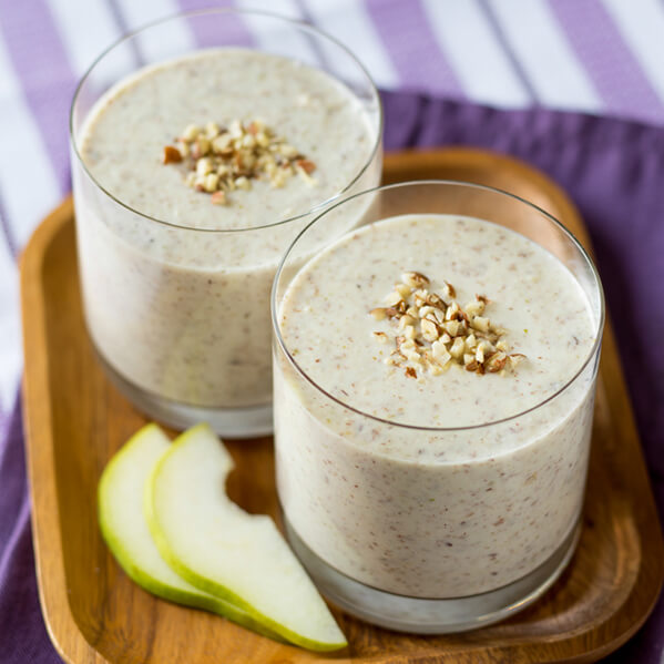 Creamy hazelnut and pear smoothie