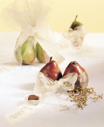 perfect-pear-wedding-favors