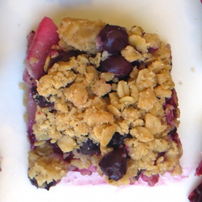 pear-blueberry-pie-bars-400