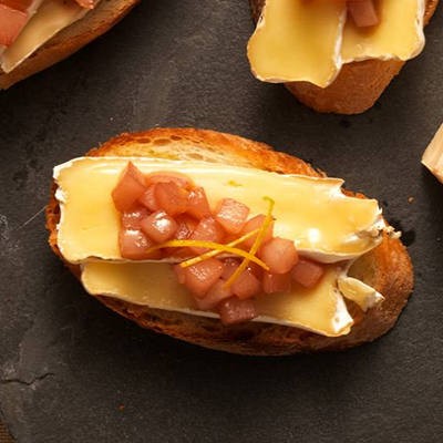 pear-brie-bruschetta