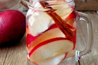 red pear infused water 400